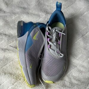 Nike Air Max Girls Athletic Mesh Sneakers Sz 3Y